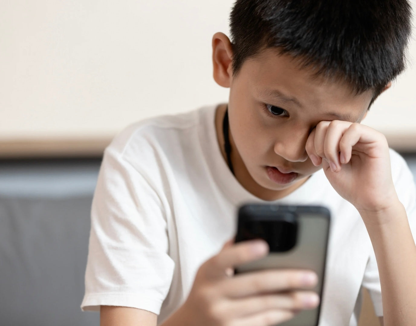 A pornografia deforma e destrói a nossa sexualidade